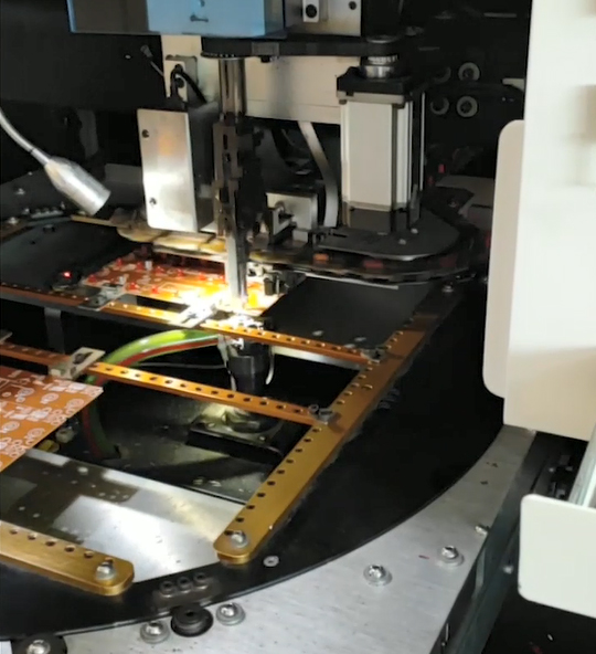 從人工智能到插件機(jī) 從人工智能到插件機(jī)