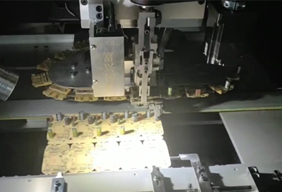 國產(chǎn)全自動插件機(jī)正逐步取代國外高端插件機(jī)的地位