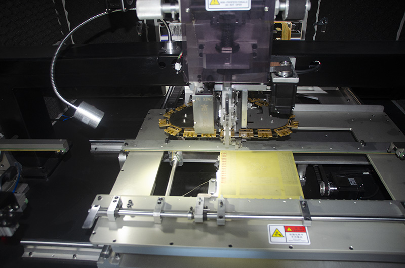 自動(dòng)插件機(jī) 自動(dòng)插件機(jī)