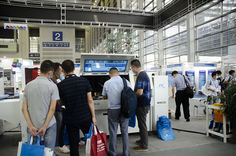 領(lǐng)略國產(chǎn)自動臥式插件機(jī)企業(yè)的振奮遠(yuǎn)景