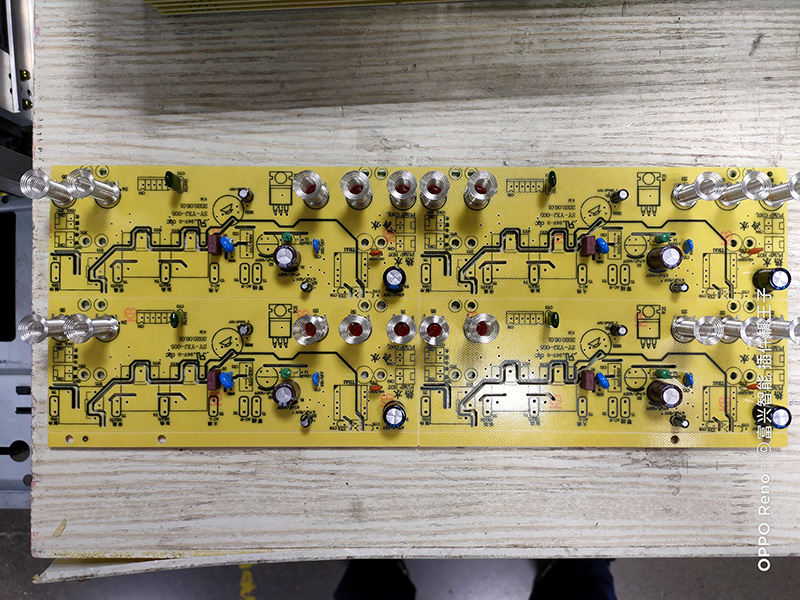 購置輕觸彈簧插件機(jī)應(yīng)該如何選擇