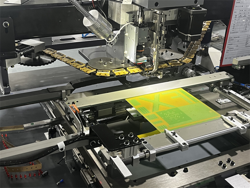 小型企業(yè)如何從全自動插件機(jī)投資中獲益？